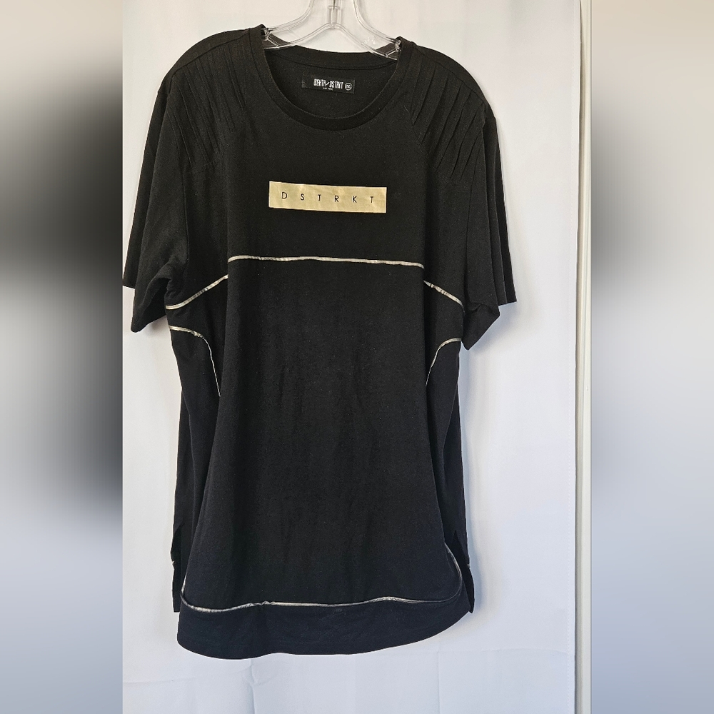 8ighth‎ Dstrkt black and gold t shirt size 2xl
